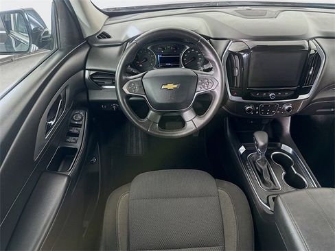 Used 2018 Chevrolet Traverse LT image 4