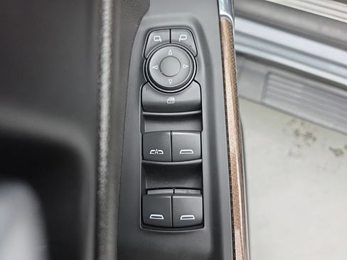 Used 2021 Chevrolet Silverado 1500 LT Trail Boss w/ LPO, Dark Essentials Package AWD/4WD image 15