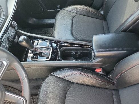 Used 2025 Jeep Compass Trailhawk AWD/4WD image 32