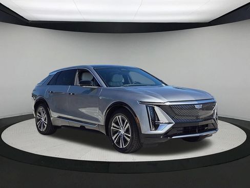 New 2026 Cadillac Lyriq Luxury AWD/4WD image 7