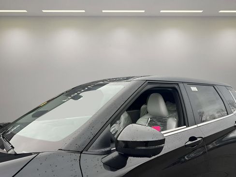 New 2026 Mitsubishi Outlander SE AWD/4WD image 12