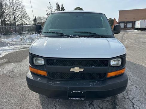 Used 2015 Chevrolet Express 2500 image 32