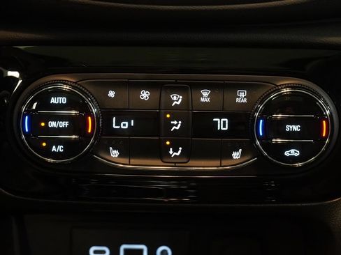 Used 2023 Buick Encore GX Essence w/ Experience Buick Package FWD image 22