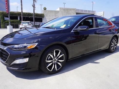 Used 2025 Chevrolet Malibu RS FWD image 4