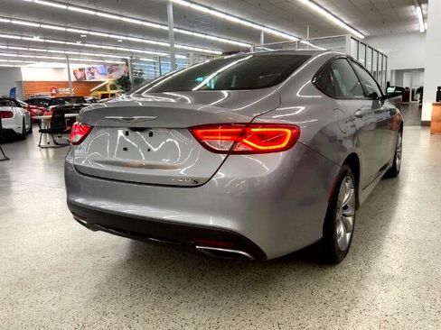 Used 2016 Chrysler 200 S image 5