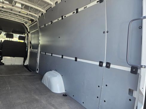 Used 2023 Mercedes-Benz Sprinter 2500 image 13