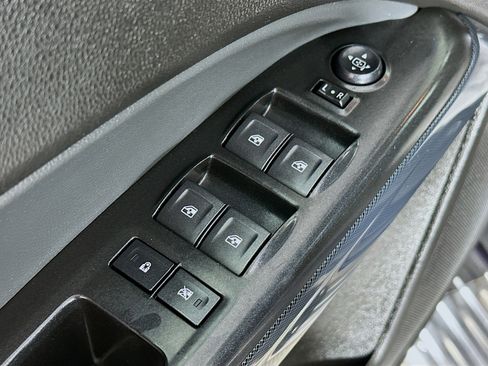Used 2018 Chevrolet Colorado Z71 w/ Centennial Edition AWD/4WD image 18