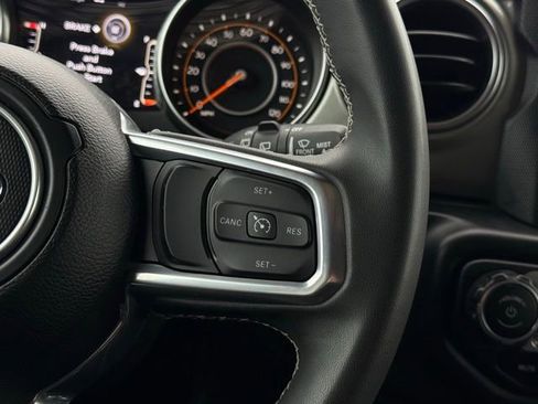 Used 2023 Jeep Wrangler Sahara image 9