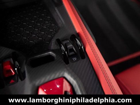 Used 2024 Lamborghini Revuelto image 28