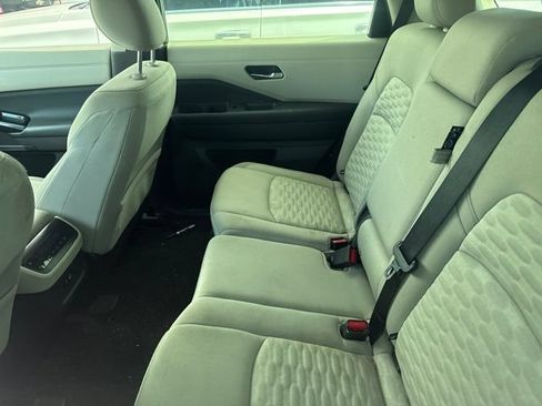 Used 2022 Nissan Pathfinder SV AWD/4WD image 11