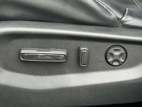Used 2017 Honda CR-V Touring image 15