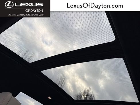 Used 2023 BMW X7 M60i w/ Executive Package image 34