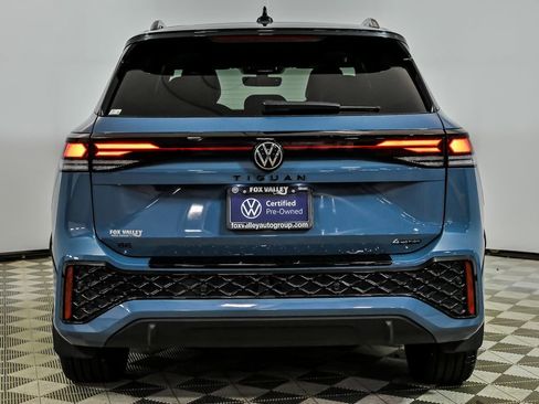 Certified 2025 Volkswagen Tiguan SE R-Line AWD/4WD image 7