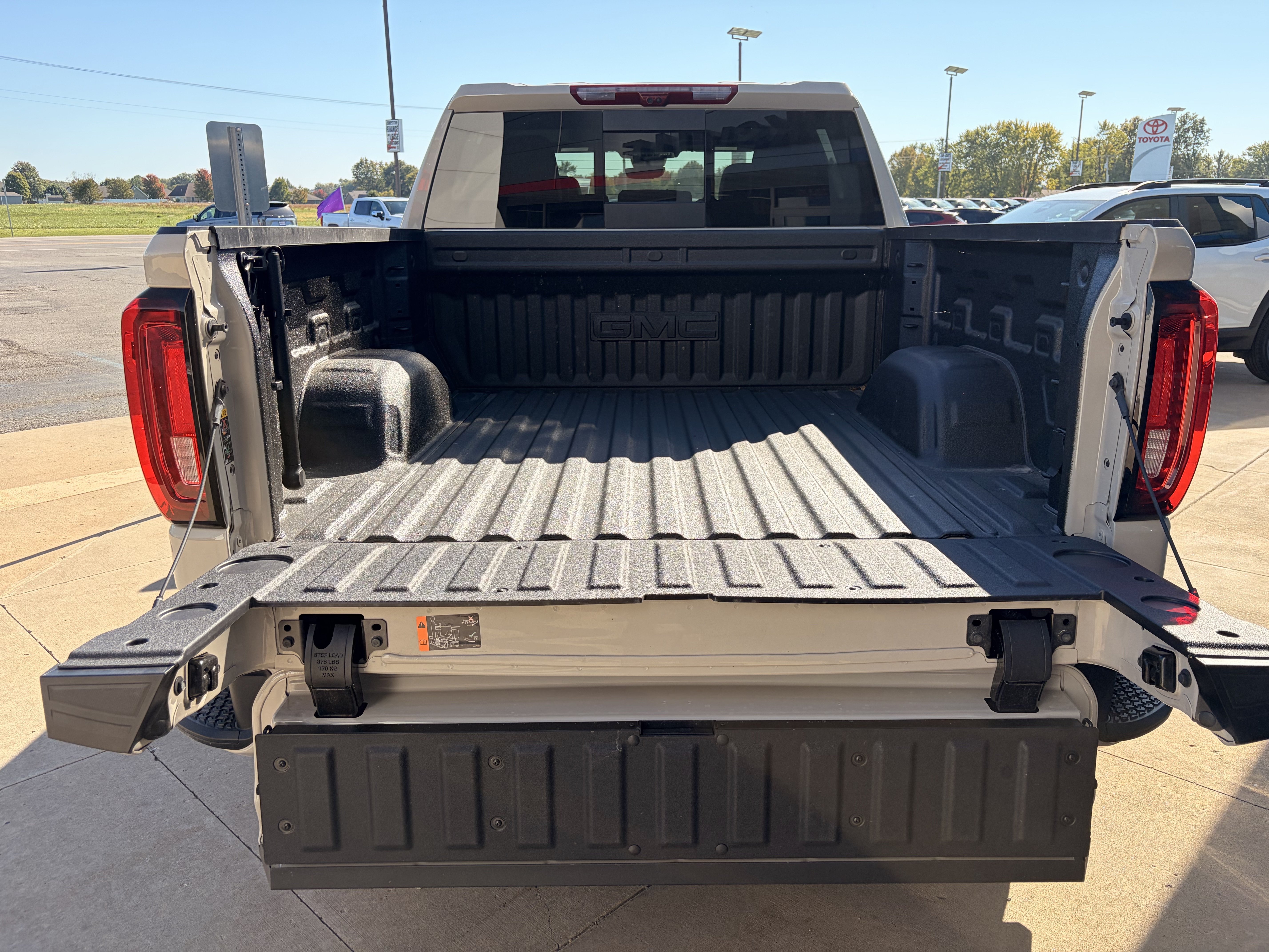New 2026 GMC Sierra 1500 AT4 w/ AT4 Premium Package AWD/4WD image 21