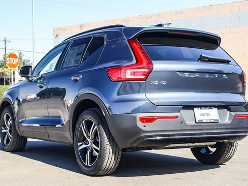 New 2026 Volvo XC40 B5 Core image 7