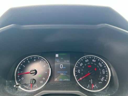 Used 2022 Toyota RAV4 XLE w/ Convenience Package AWD/4WD image 16