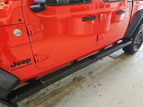 Used 2020 Jeep Gladiator Sport w/ Trailer Tow Package AWD/4WD image 20