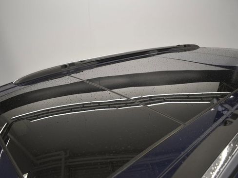 Used 2017 Chrysler Pacifica Limited image 53