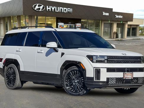 Used 2025 Hyundai Santa Fe Calligraphy image 2