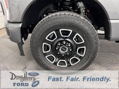 New 2025 Ford F350 Platinum w/ FX4 Off-Road Package image 21