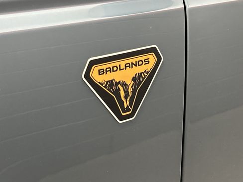 Used 2022 Ford Bronco Badlands AWD/4WD image 6