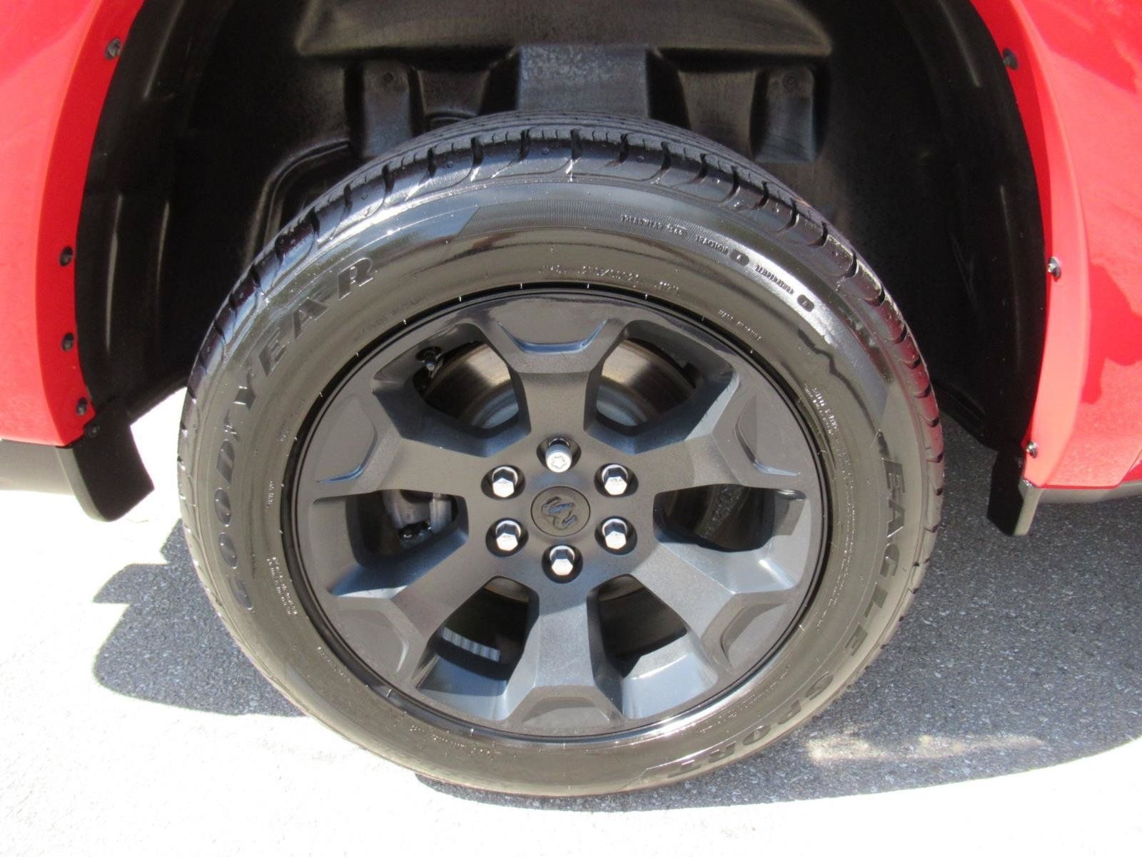 Used 2025 RAM 1500 Big Horn AWD/4WD image 8