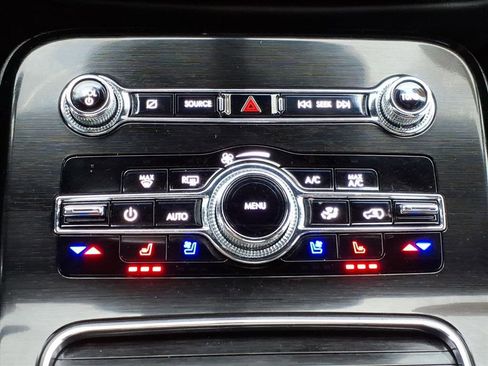 Certified 2022 Lincoln Nautilus Reserve image 20