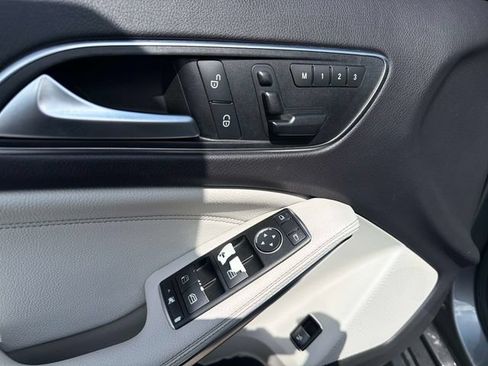Used 2015 Mercedes-Benz GLA 250 image 17