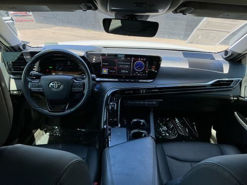 Used 2021 Toyota Mirai w/ Advanced Technology Package RWD image 17