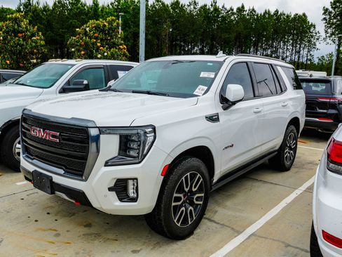Used 2022 GMC Yukon AT4 AWD/4WD image 1