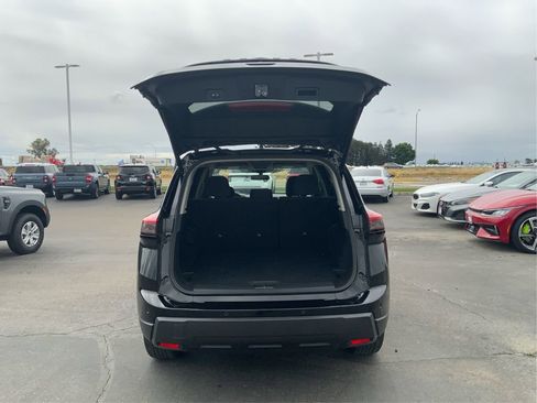 Used 2026 Nissan Rogue SV FWD image 12