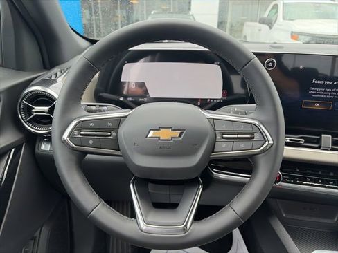 New 2026 Chevrolet Equinox LT w/ Convenience Package II AWD/4WD image 15