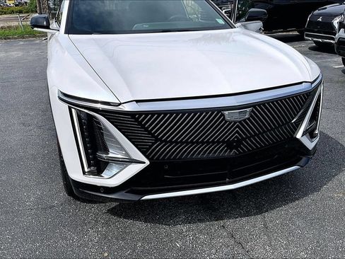 Used 2024 Cadillac Lyriq Luxury AWD/4WD image 32