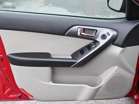 Used 2013 Kia Forte EX w/ Premium Pkg image 10