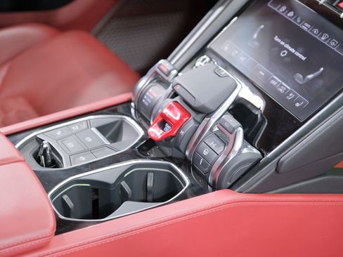 Used 2022 Lamborghini Urus image 38