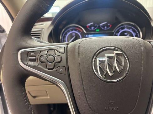 Used 2016 Buick Regal image 12