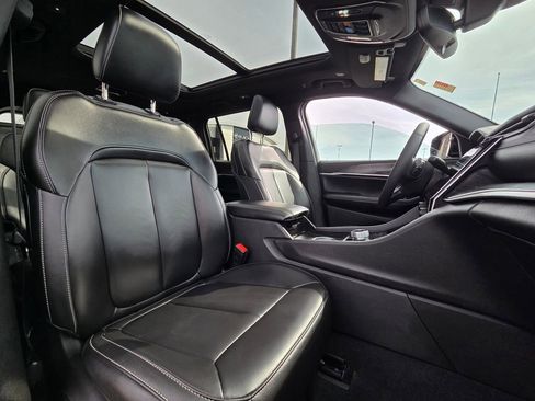 Used 2024 Jeep Grand Cherokee L Limited w/ Black Appearance Package image 30