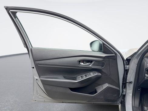 Used 2025 Honda Accord SE image 9
