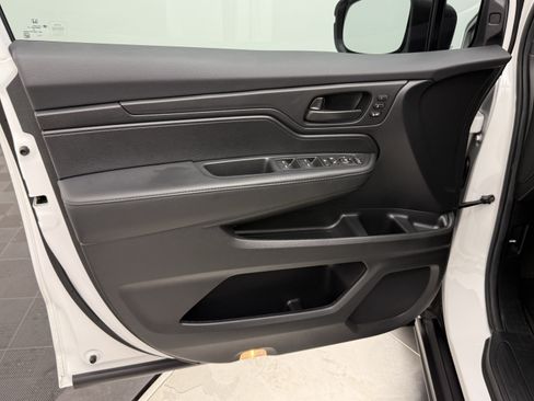 Used 2025 Honda Odyssey EX-L image 10