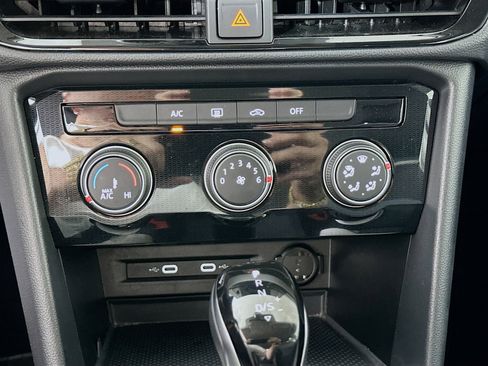 Used 2025 Volkswagen Taos S image 24