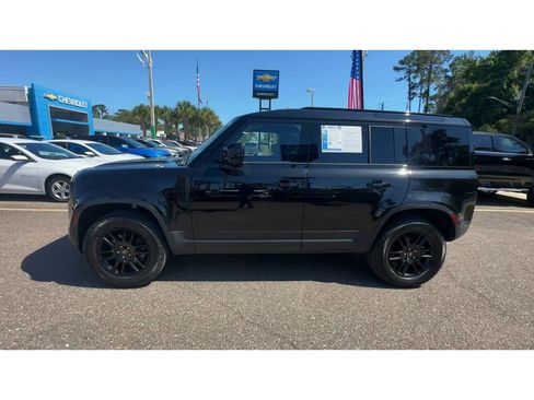 Used 2025 Land Rover Defender 110 S AWD/4WD image 8