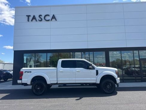 Used 2022 Ford F250 Lariat w/ Black Appearance Package AWD/4WD image 2