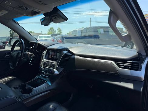 Used 2020 Chevrolet Suburban LT AWD/4WD image 17