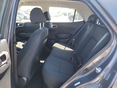 Used 2023 Hyundai Venue SE image 14