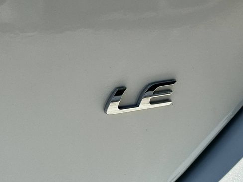 Used 2017 Toyota Corolla LE w/ Carpet Mat Package (TMS) FWD image 32