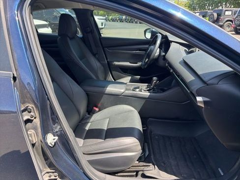 Used 2020 MAZDA MAZDA3 AWD Sedan w/ Select Package image 11
