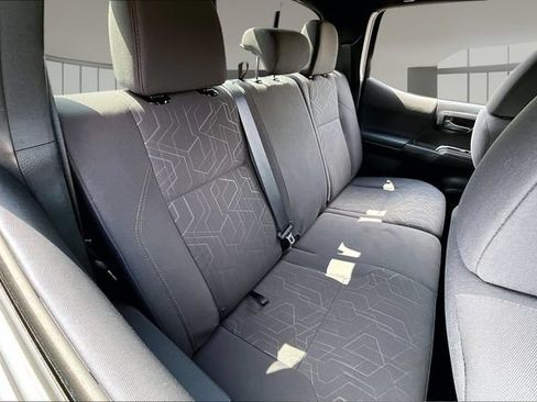 Used 2016 Toyota Tacoma TRD Sport w/ Premium & Technology Package AWD/4WD image 22