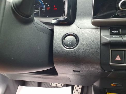 Used 2025 Toyota Camry SE FWD image 19