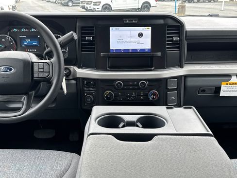 New 2026 Ford F250 4x4 Crew Cab Super Duty image 17