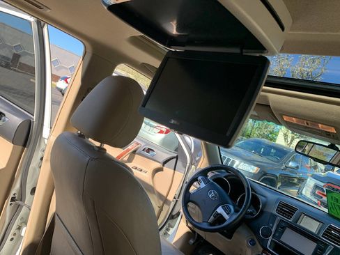 Used 2013 Toyota Highlander Limited AWD/4WD image 21